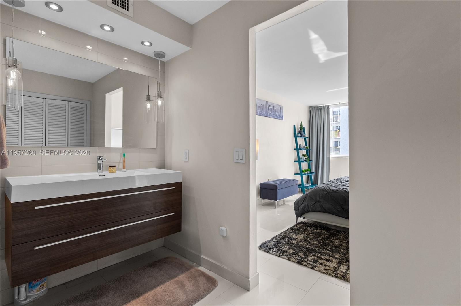 1345 Lincoln Rd # 403