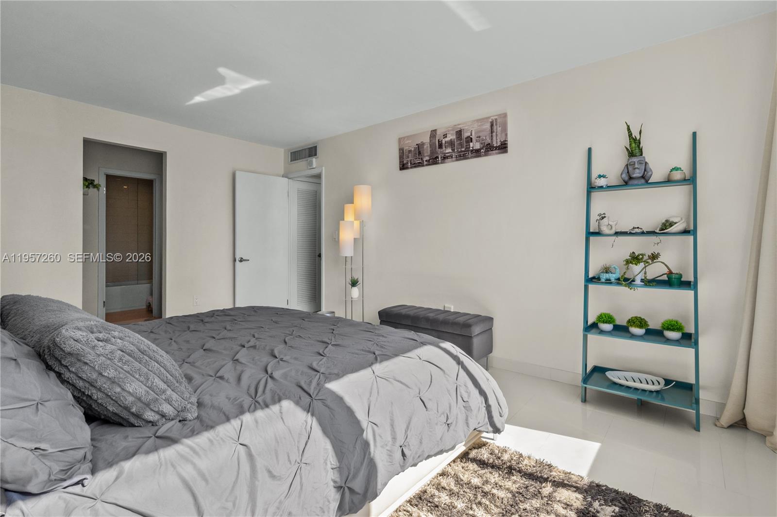 1345 Lincoln Rd # 403