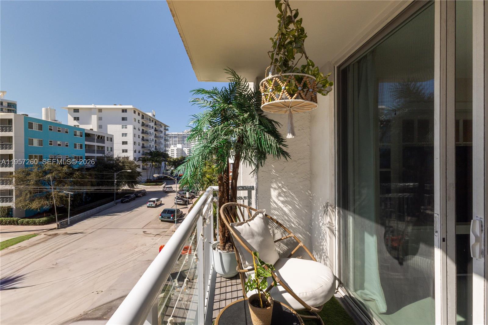1345 Lincoln Rd # 403