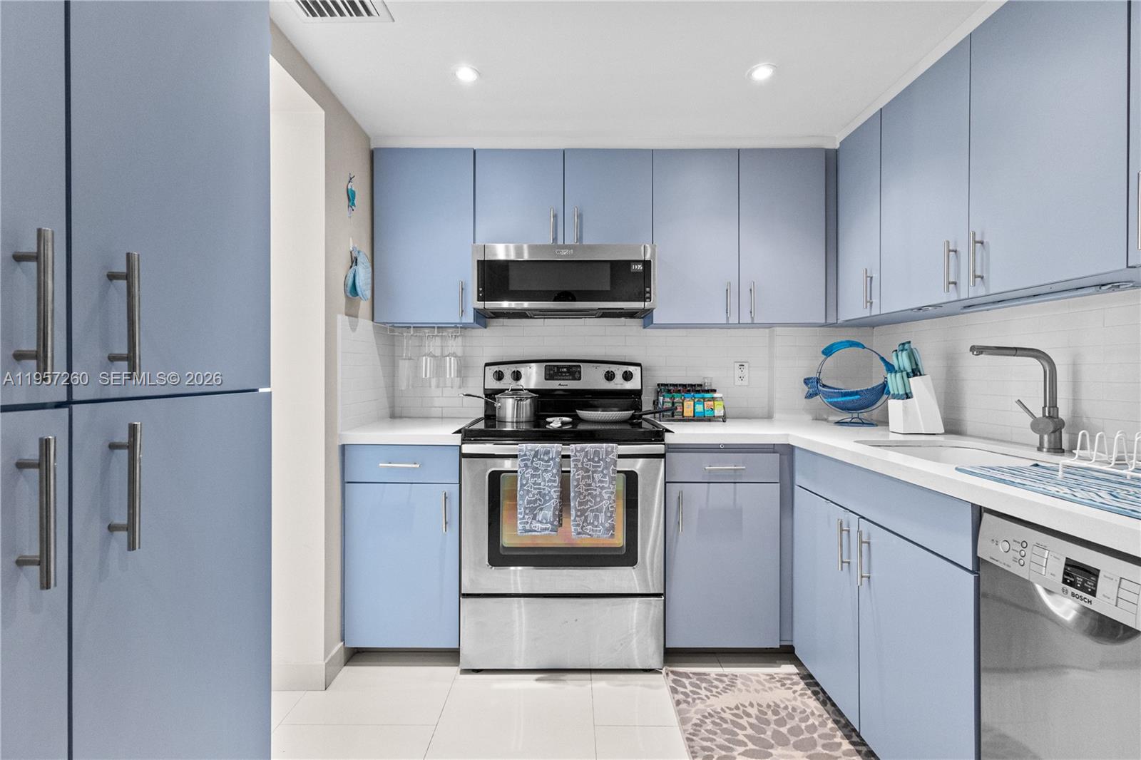 1345 Lincoln Rd # 403