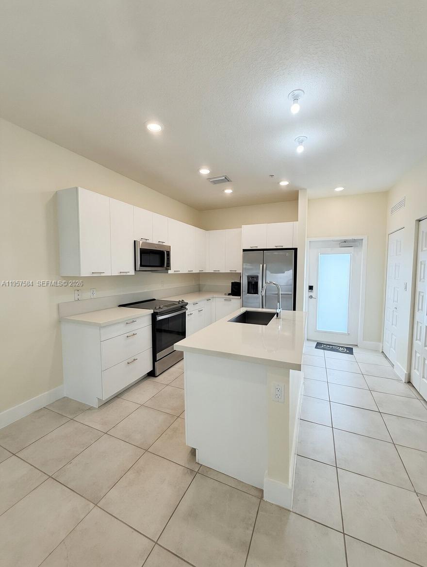 8301 NW 41st St # 107 Unit: B-107