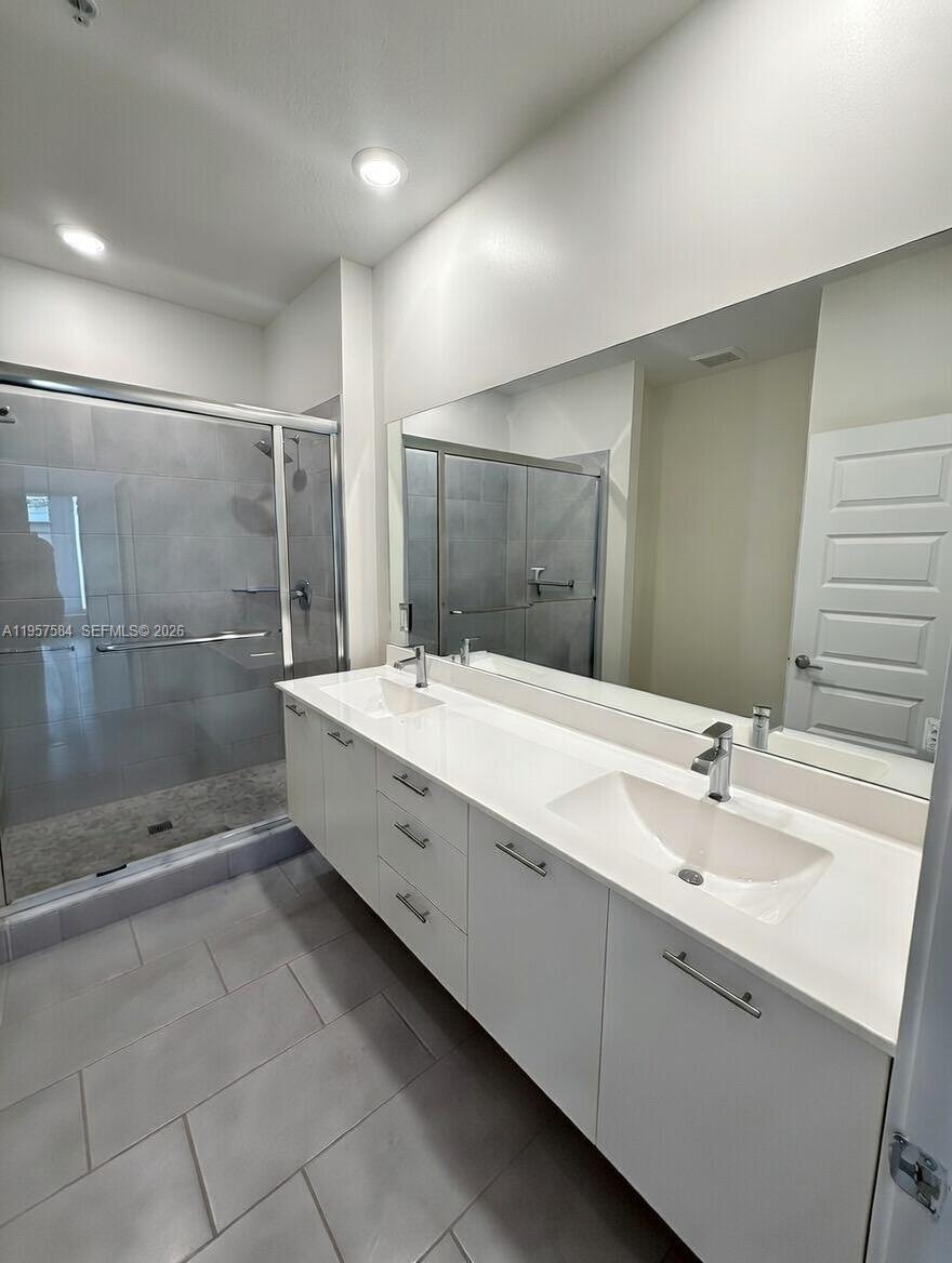 8301 NW 41st St # 107 Unit: B-107