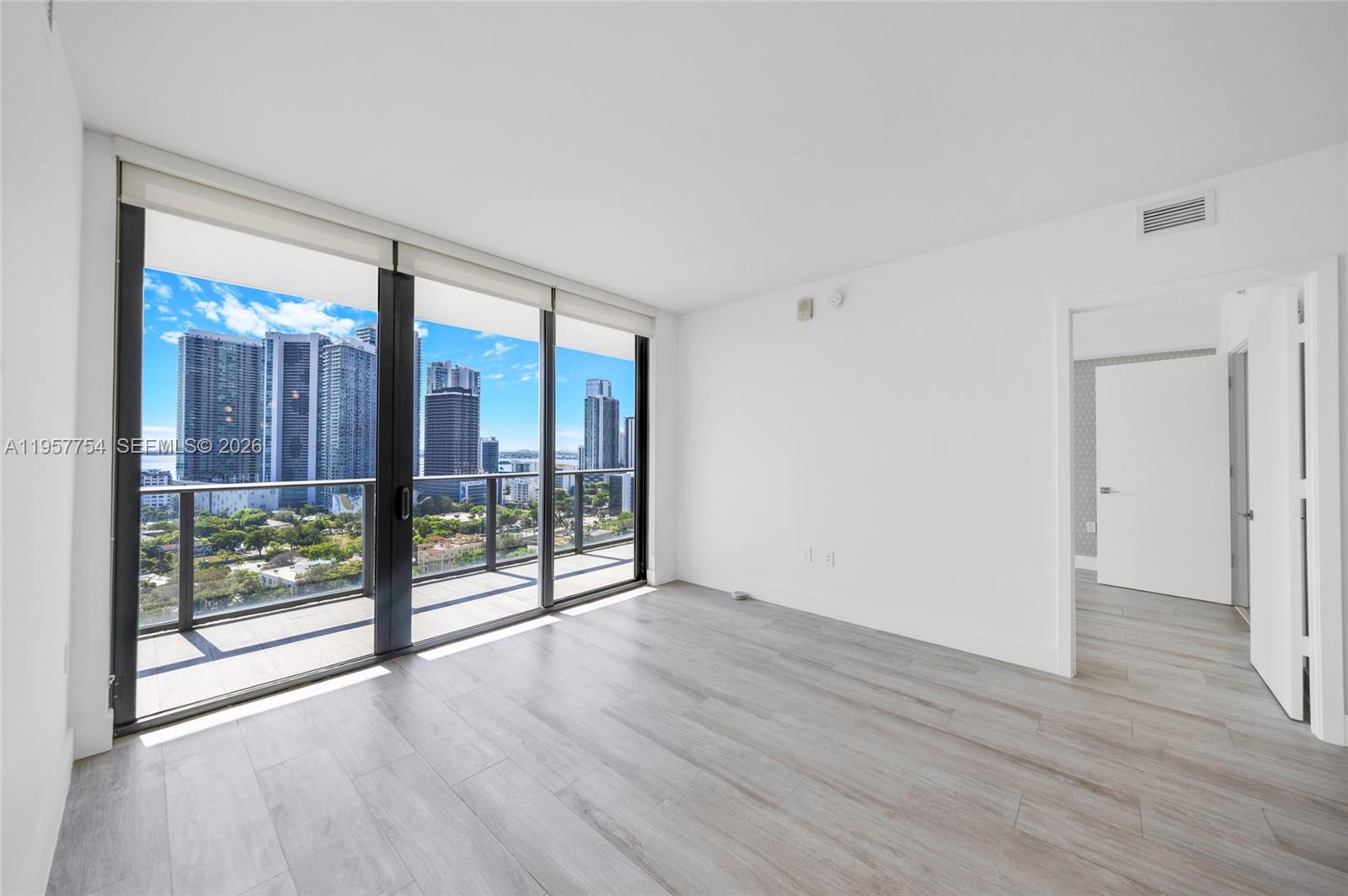 121 NE 34th St # 1807