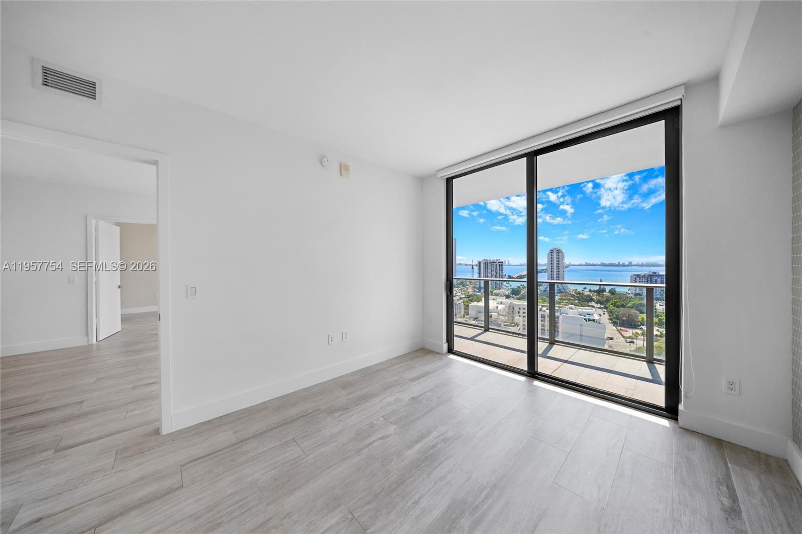 121 NE 34th St # 1807