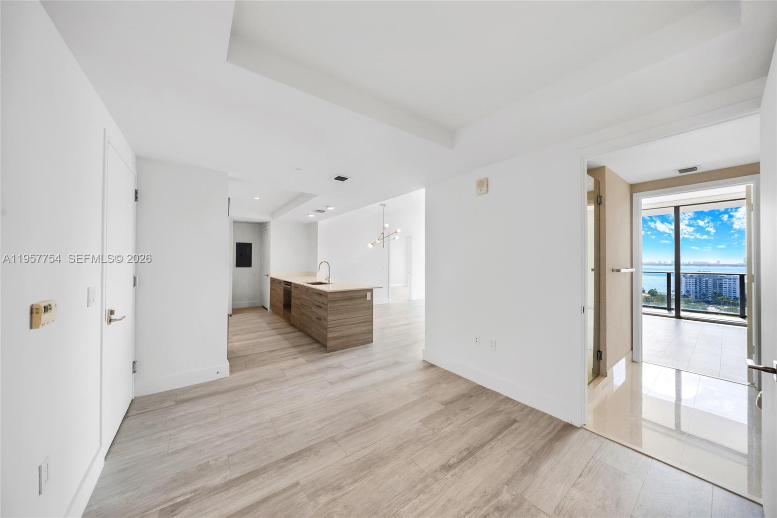 121 NE 34th St # 1807