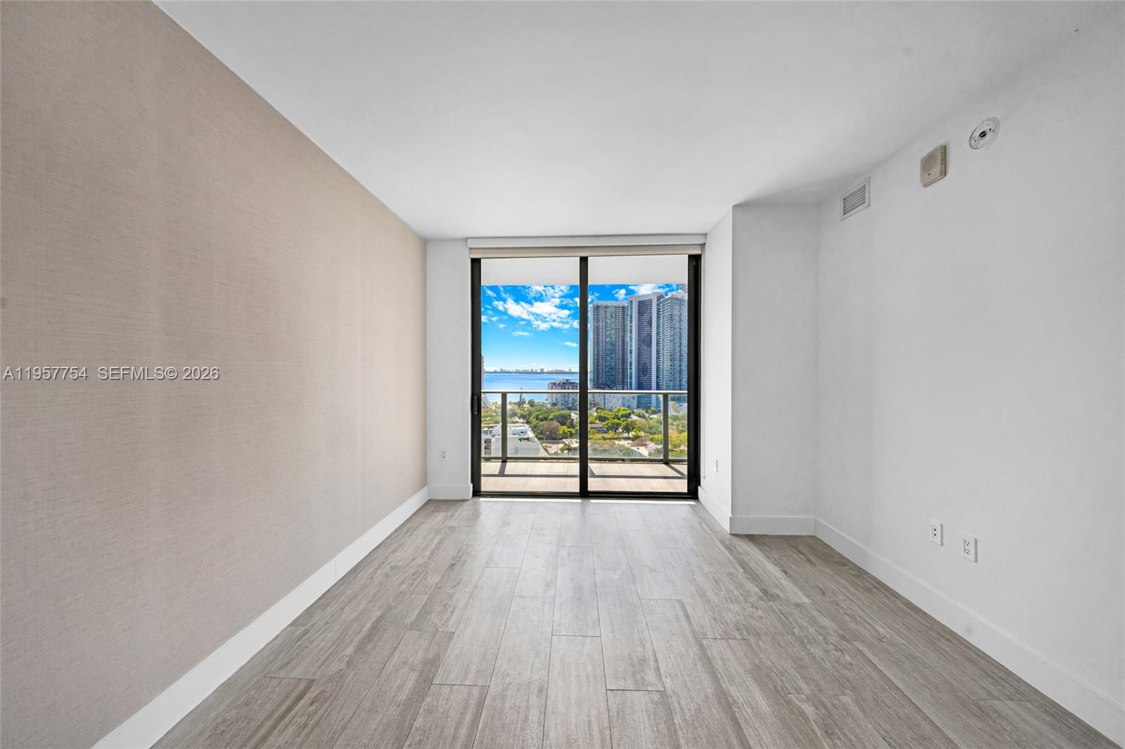 121 NE 34th St # 1807