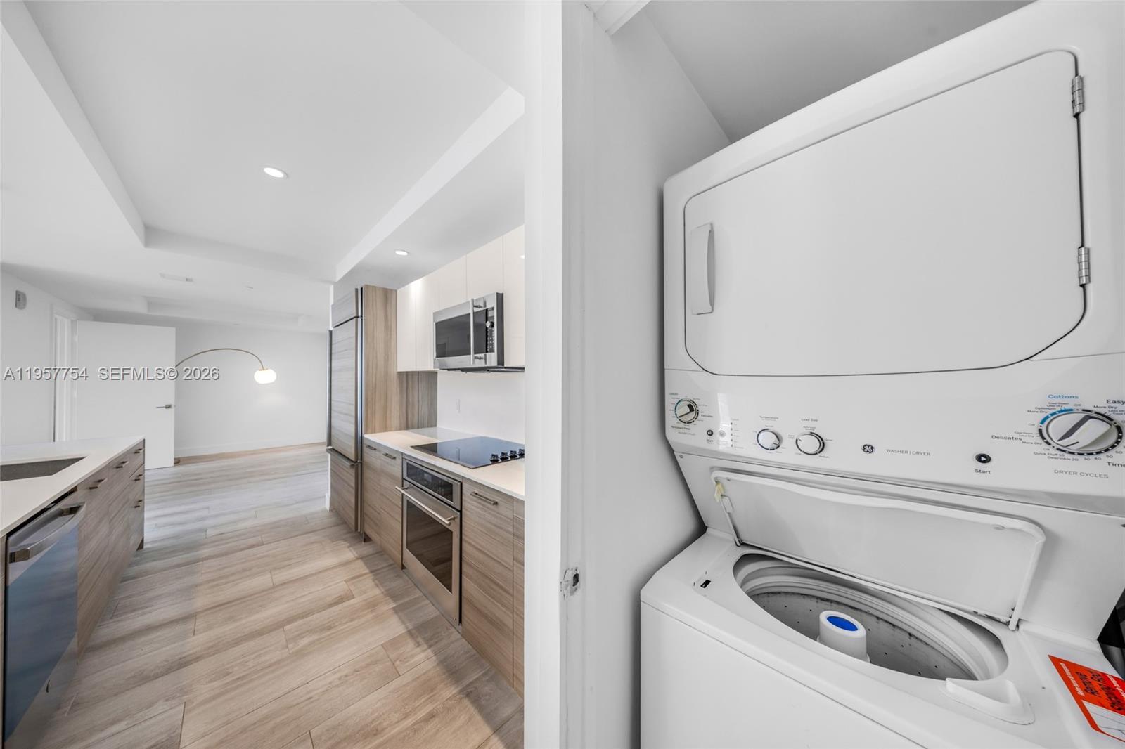 121 NE 34th St # 1807