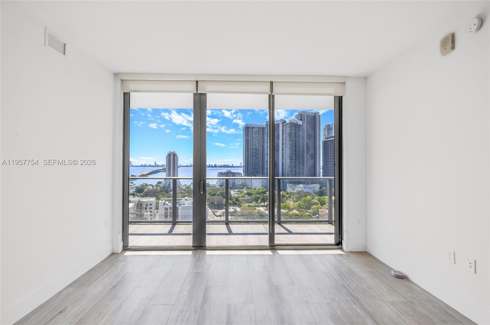 121 NE 34th St # 1807