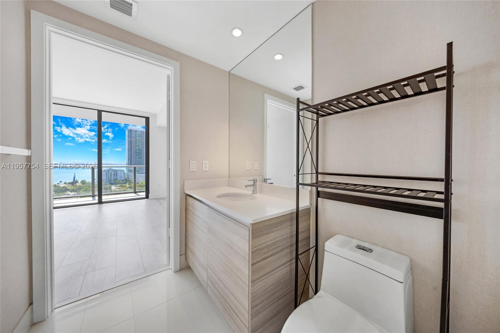 121 NE 34th St # 1807