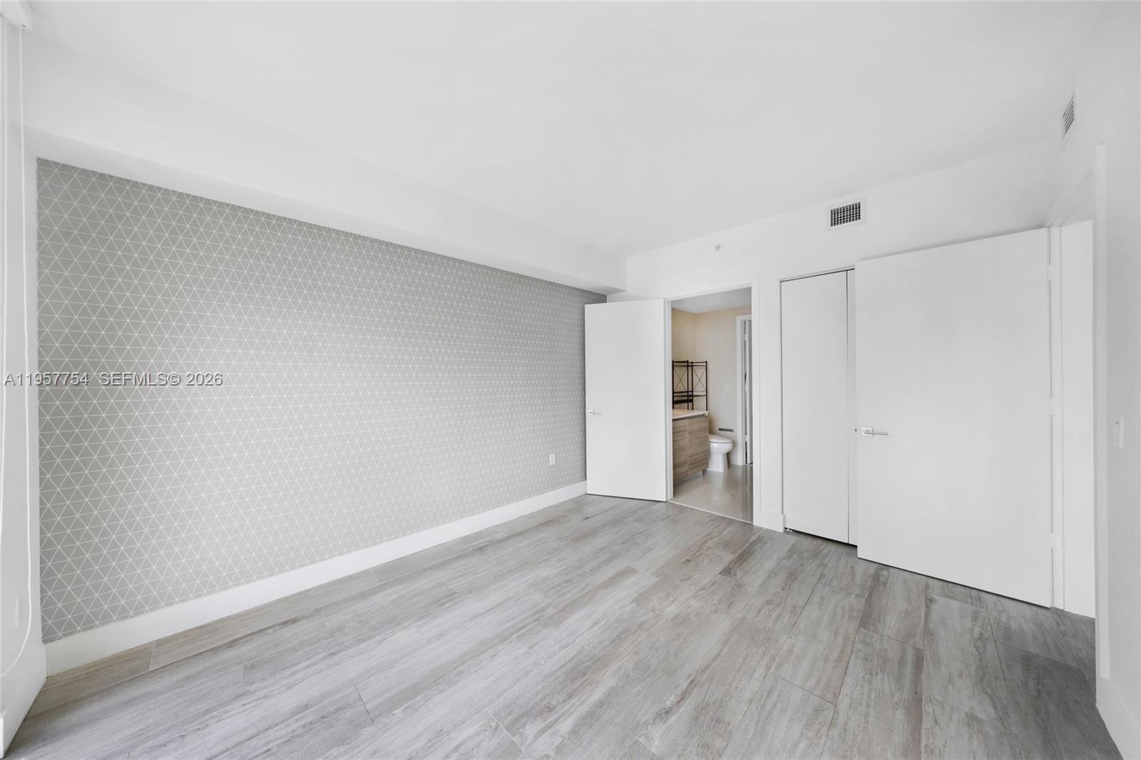 121 NE 34th St # 1807