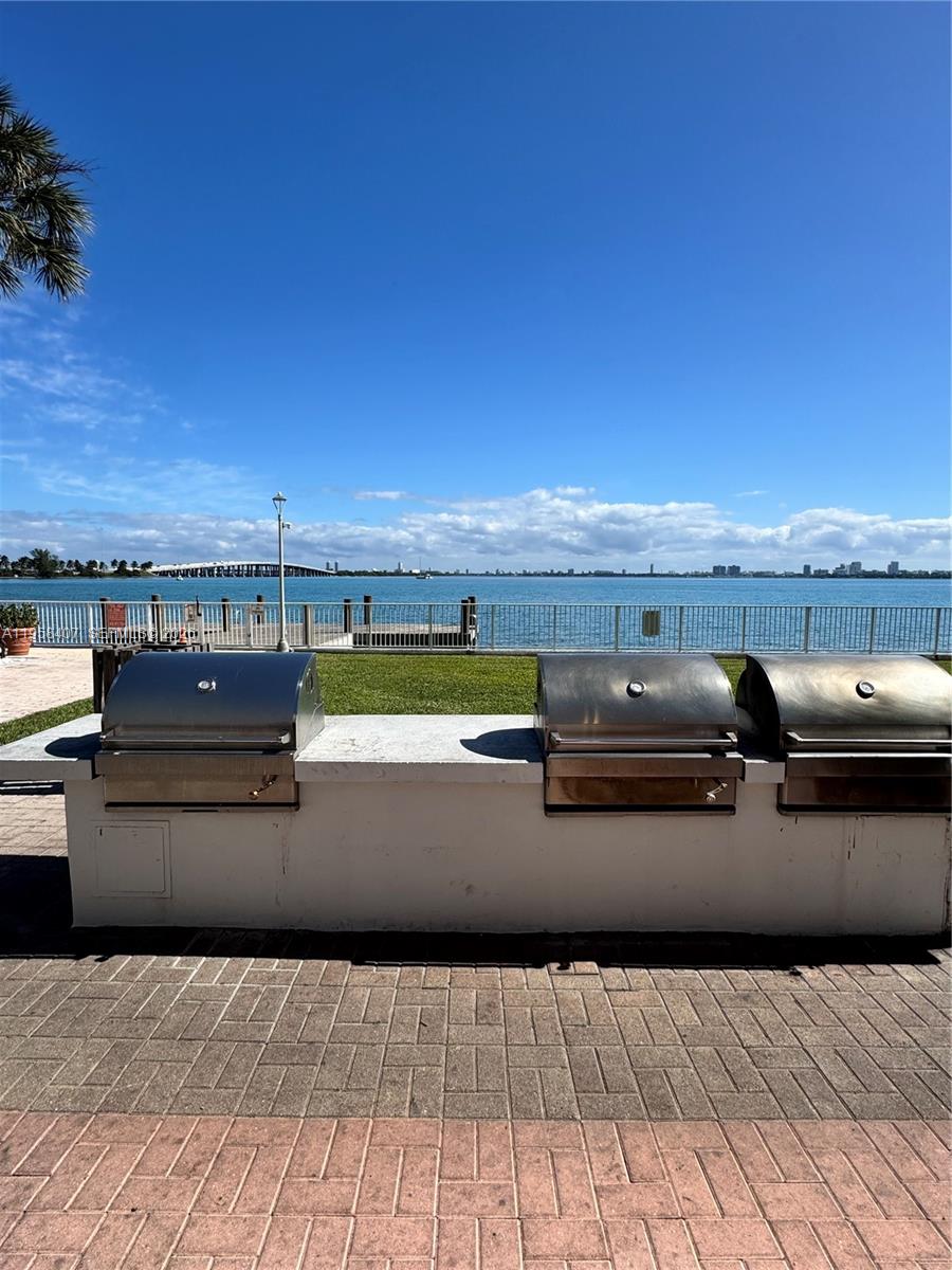 3301 NE 5th Ave # 303