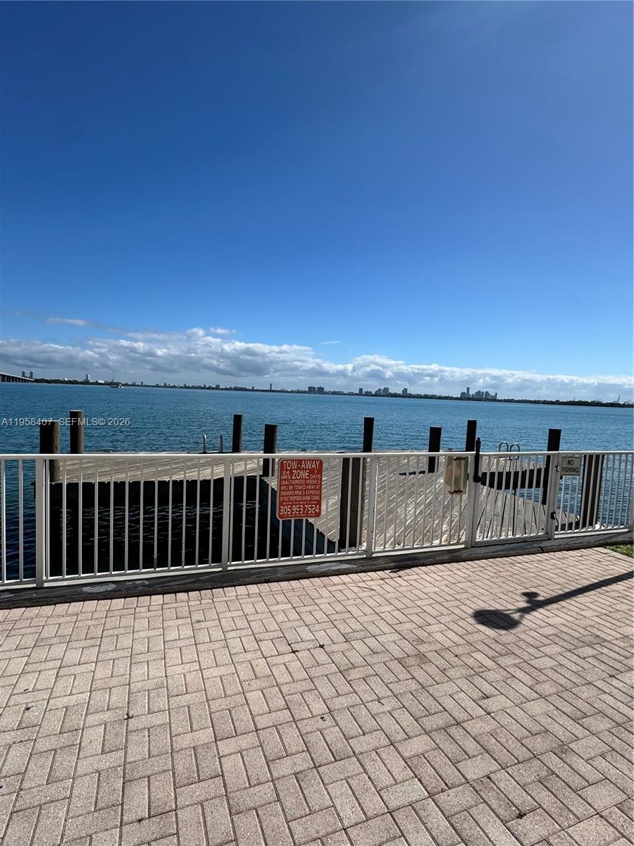 3301 NE 5th Ave # 303