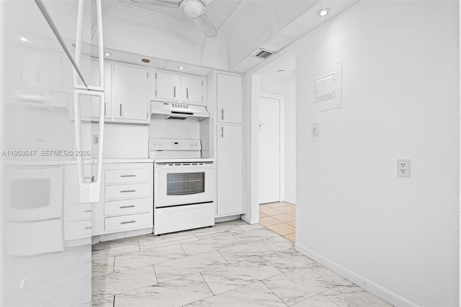 1000 Saint Charles Pl # 613