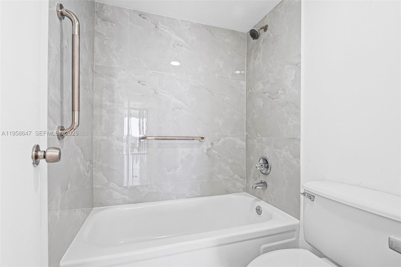 1000 Saint Charles Pl # 613