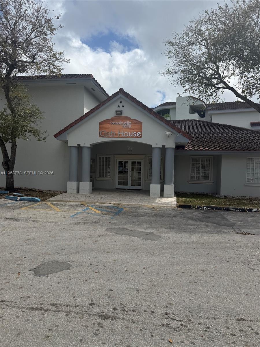 8205 SW 152nd Ave # 314 Unit: F-314