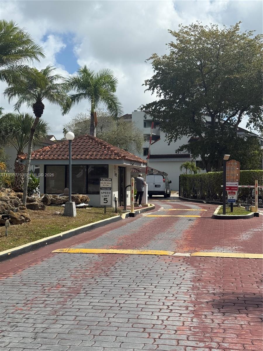 8205 SW 152nd Ave # 314 Unit: F-314