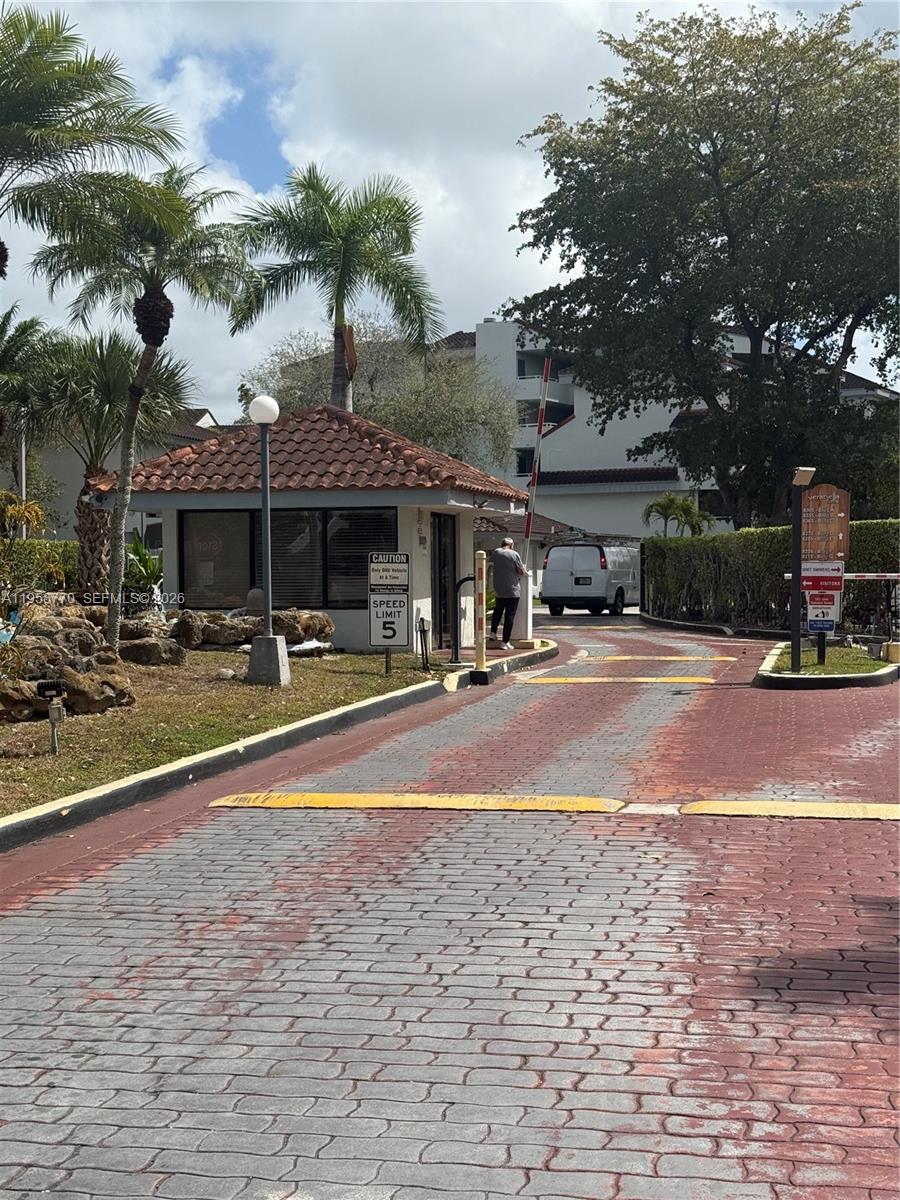 8205 SW 152nd Ave # 314 Unit: F-314