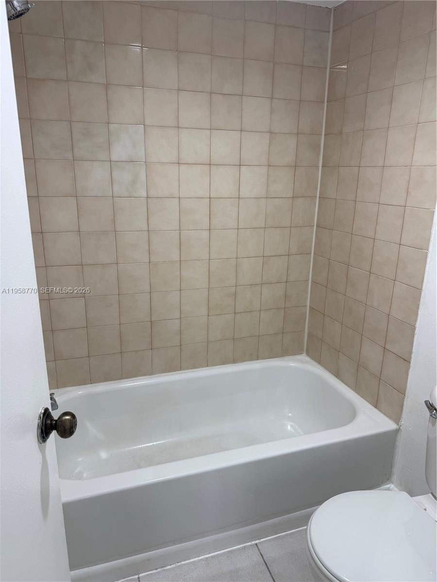 8205 SW 152nd Ave # 314 Unit: F-314