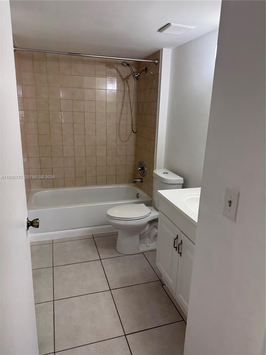 8205 SW 152nd Ave # 314 Unit: F-314