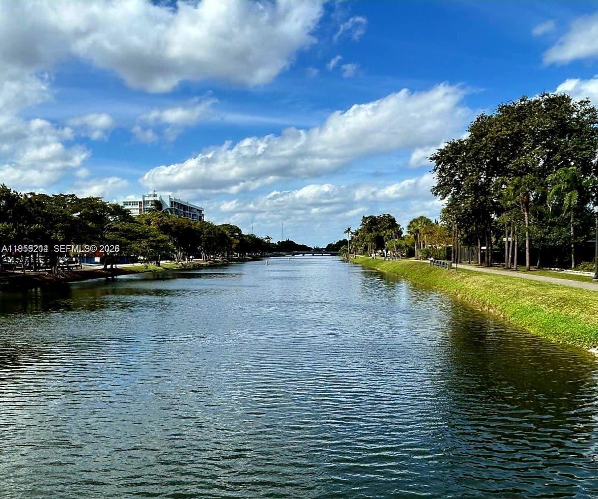 16850 S Glades Dr # 4J