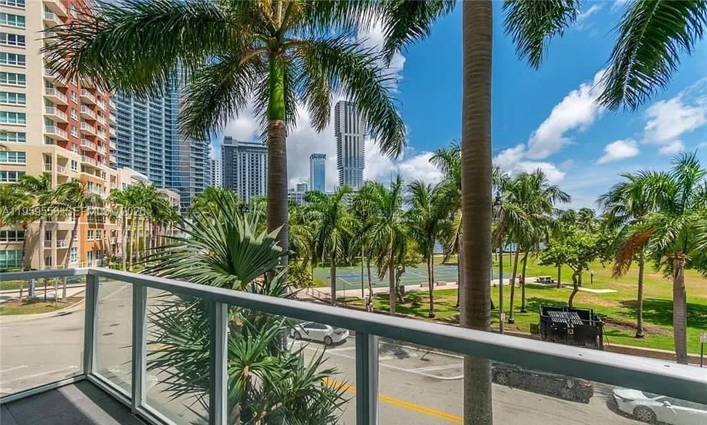 1900 N Bayshore Dr # 506