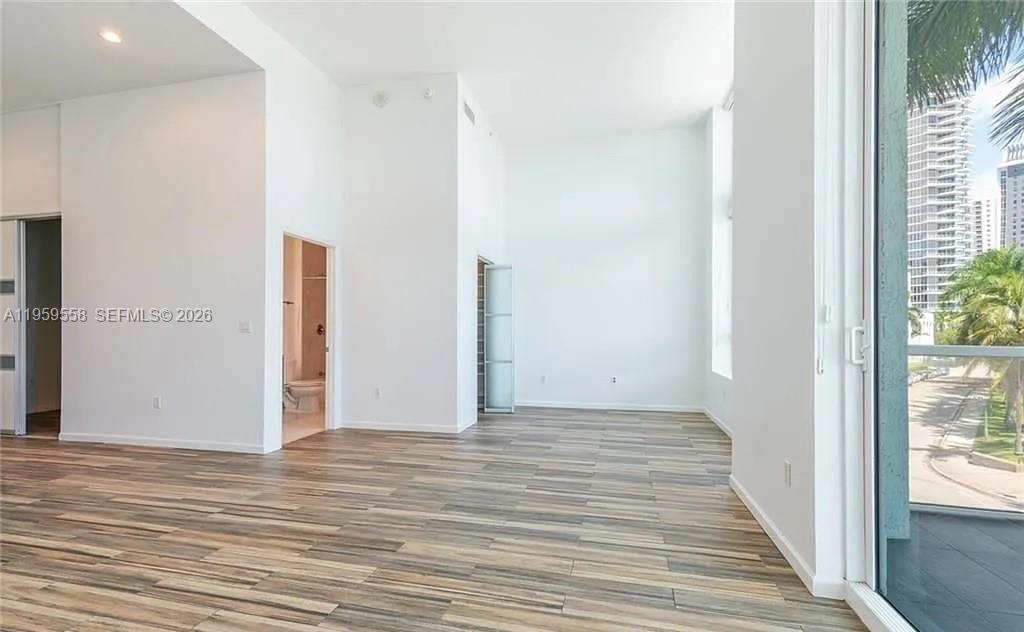 1900 N Bayshore Dr # 506