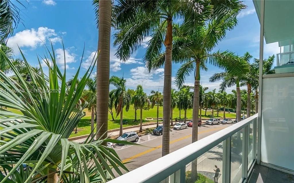 1900 N Bayshore Dr # 506