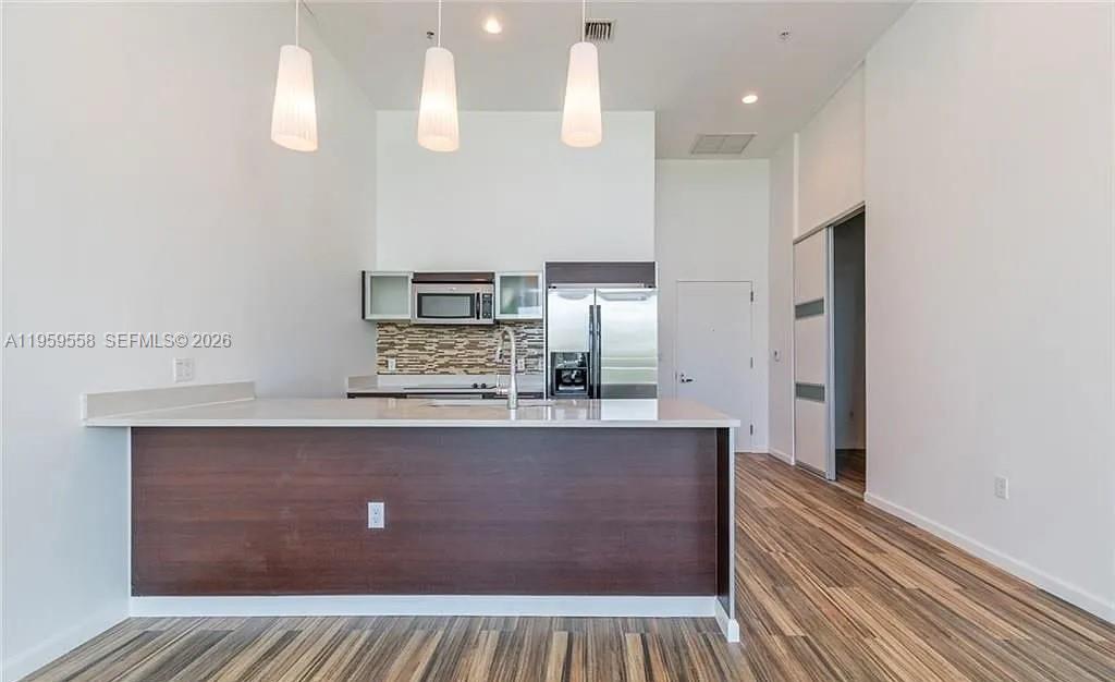 1900 N Bayshore Dr # 506