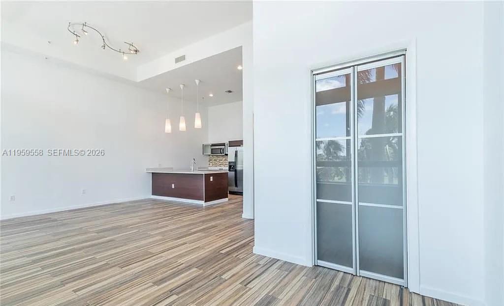 1900 N Bayshore Dr # 506