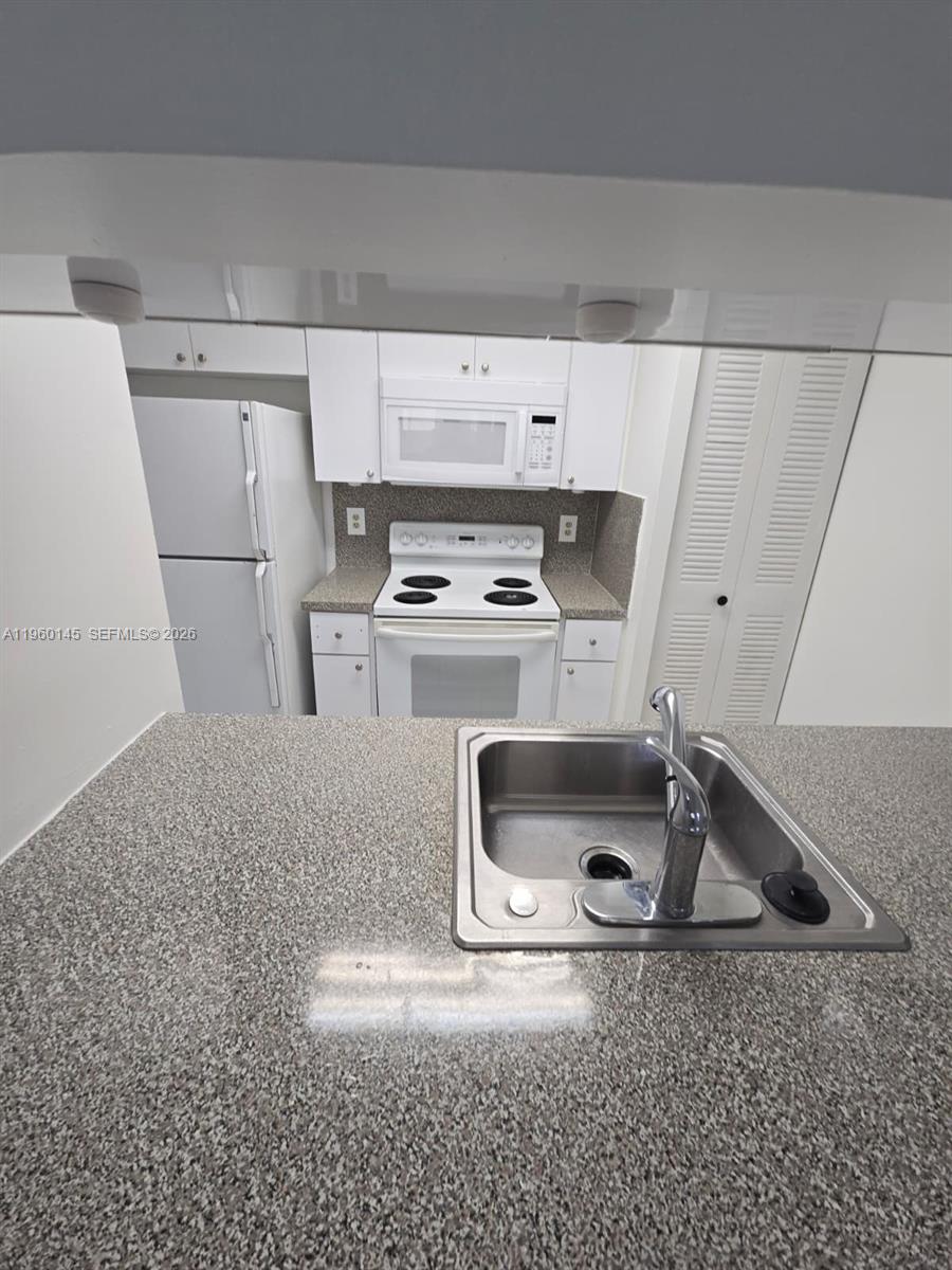 9718 Hammocks Blvd # 35 Unit: 202-35