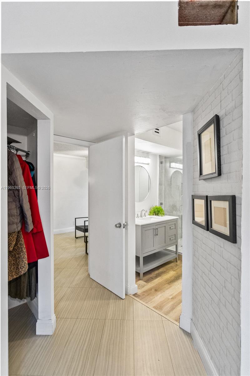 10401 W Broward Blvd # 111