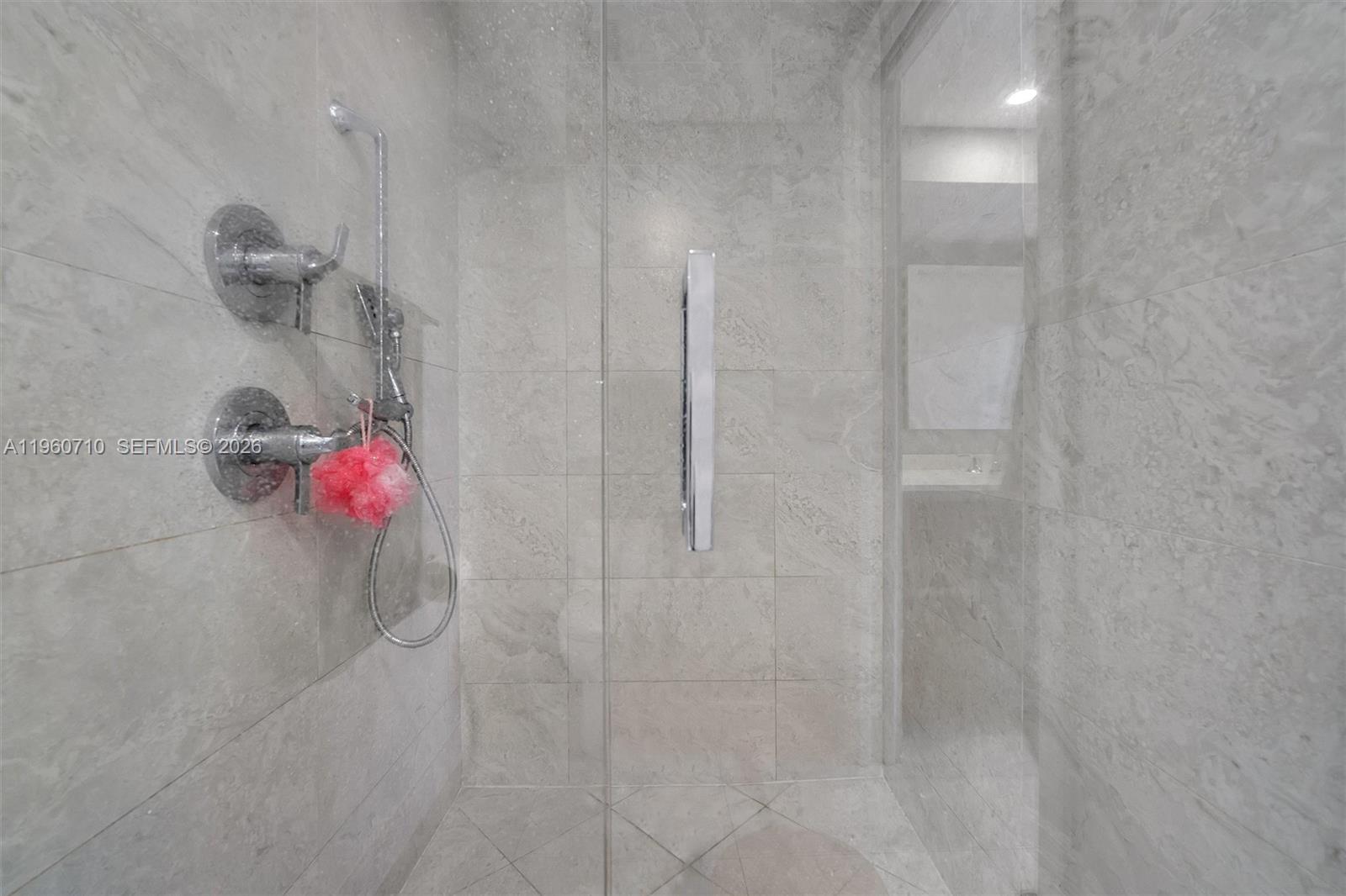 488 NE 18th St Unit: PH02