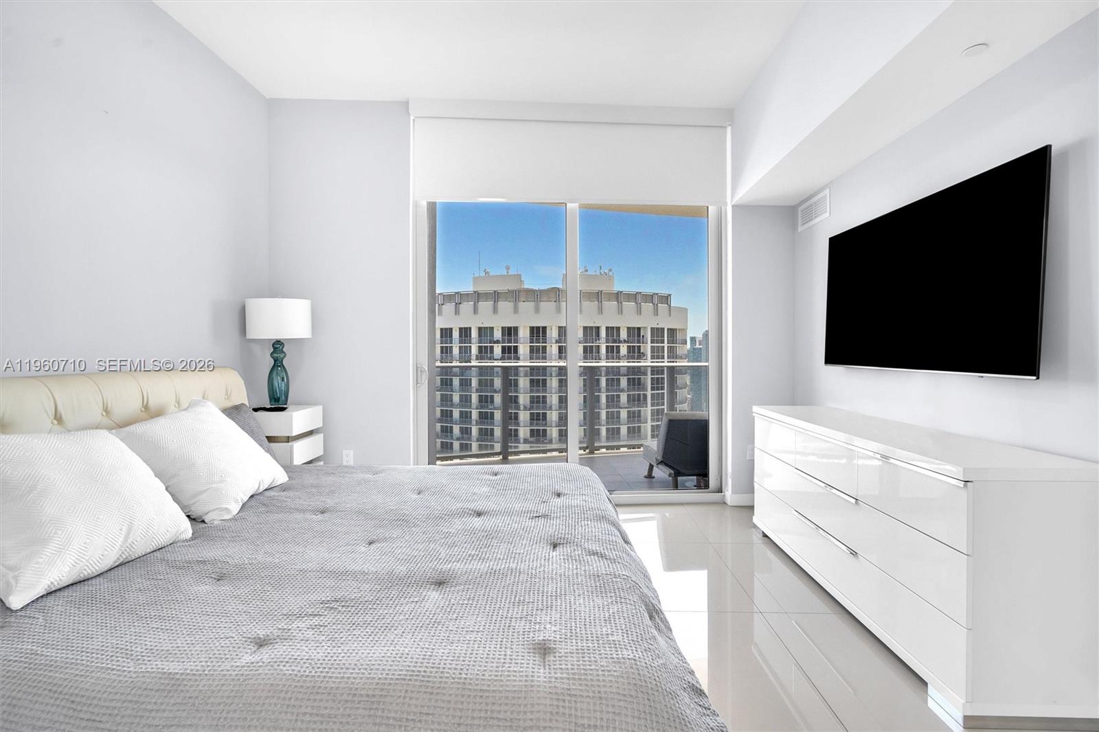 488 NE 18th St Unit: PH02