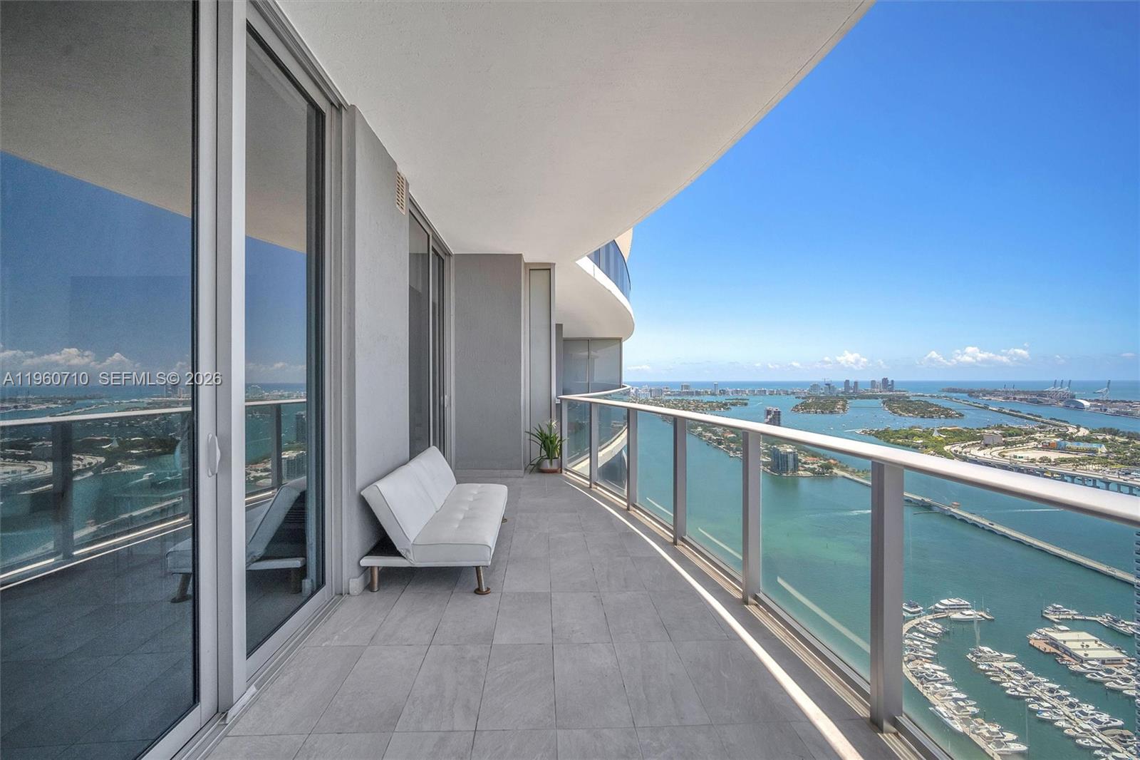 488 NE 18th St Unit: PH02