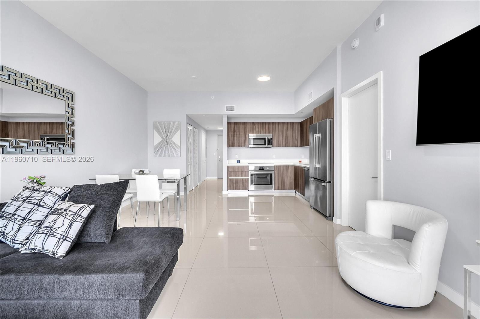 488 NE 18th St Unit: PH02