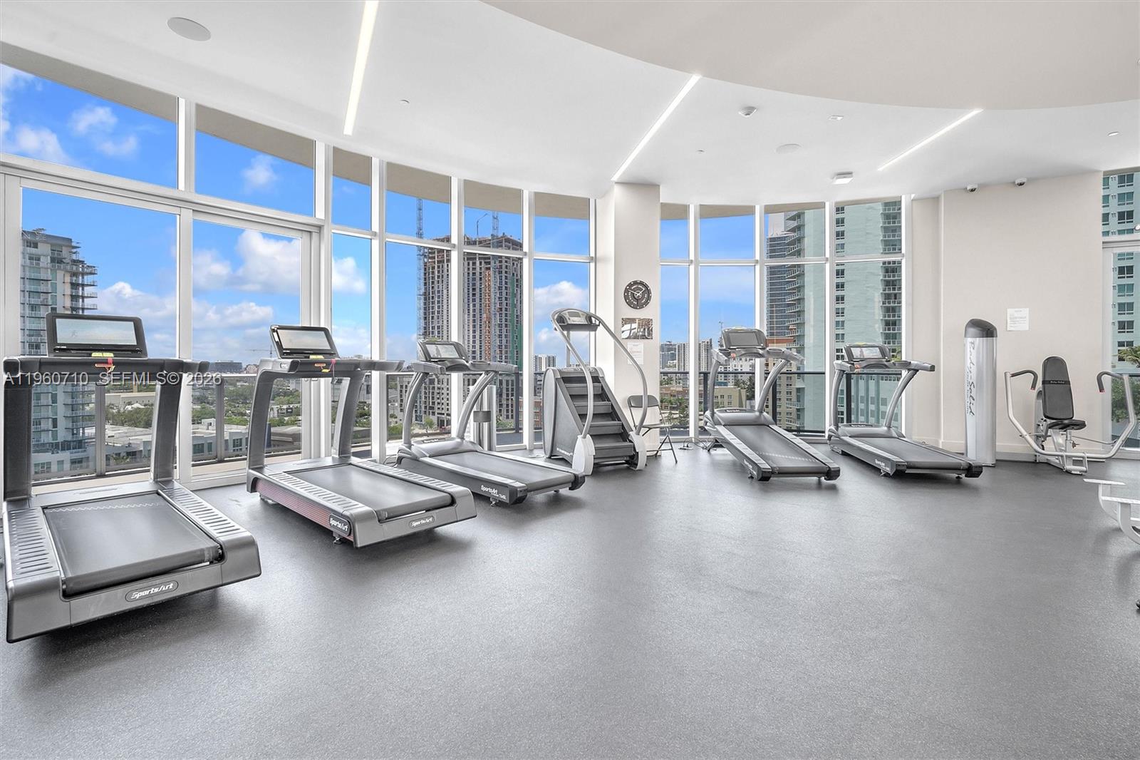 488 NE 18th St Unit: PH02