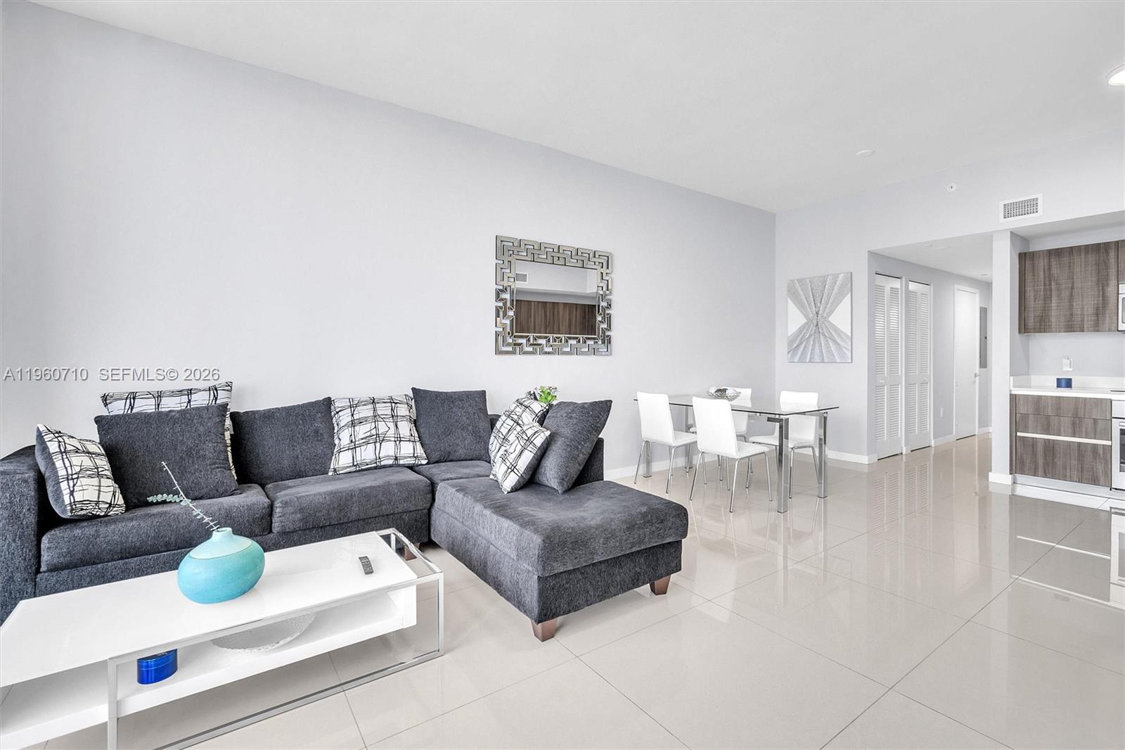 488 NE 18th St Unit: PH02