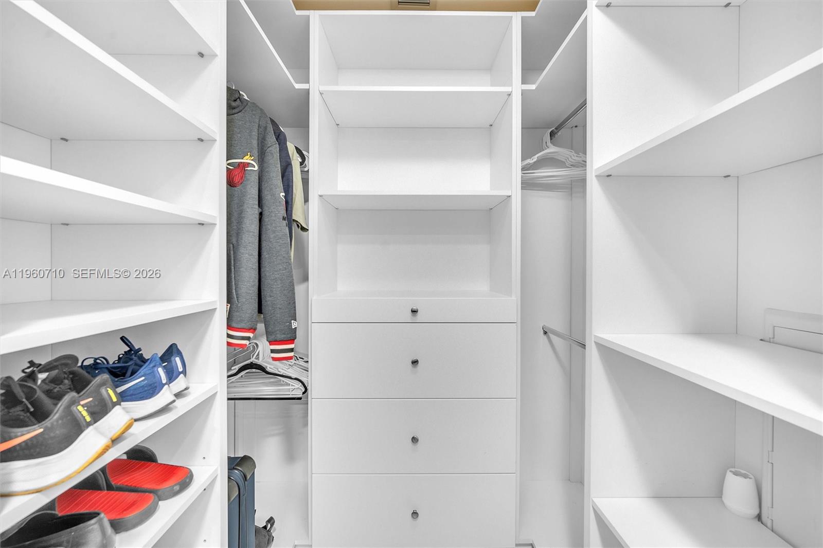 488 NE 18th St Unit: PH02