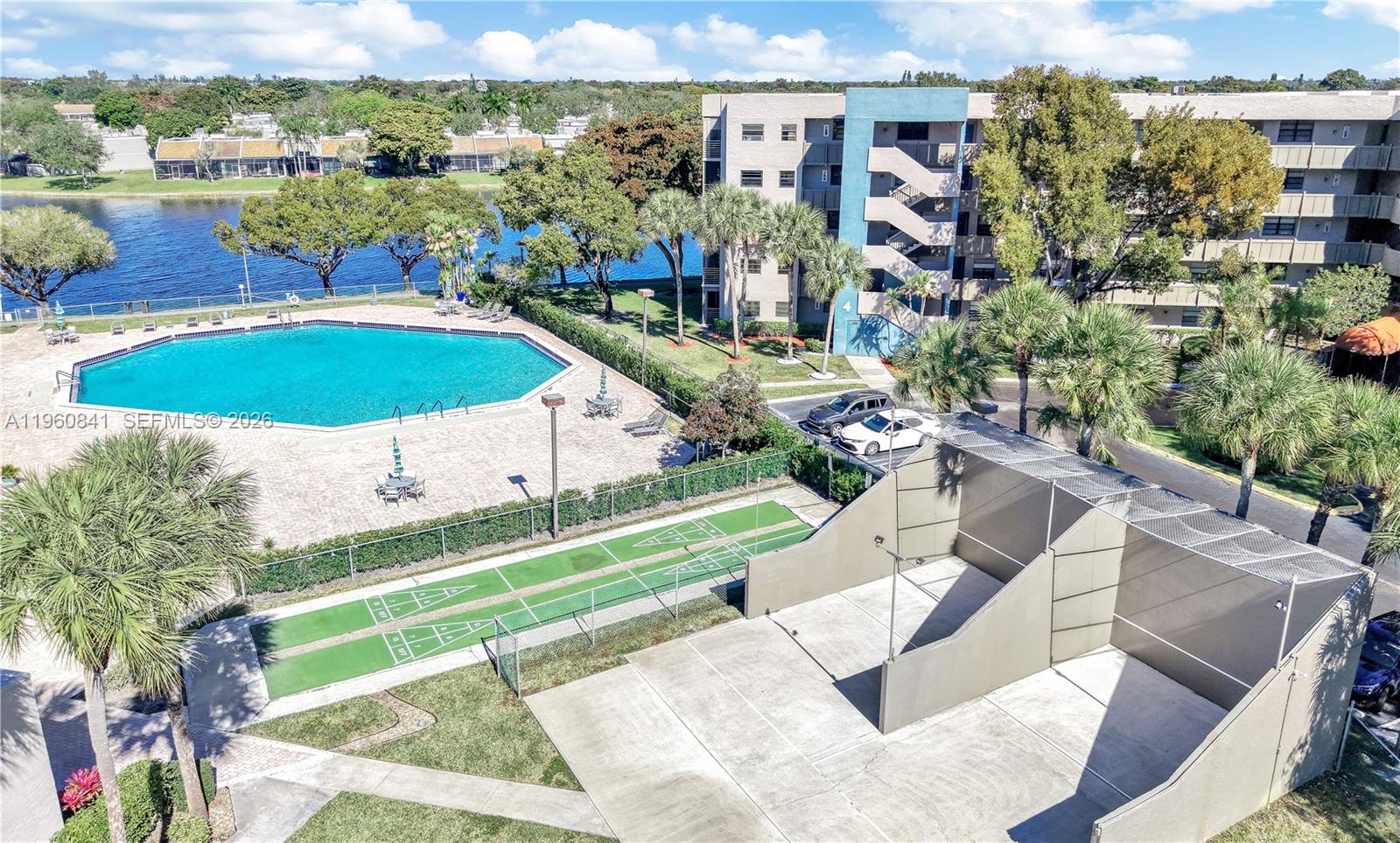 1101 Colony Point Cir # 422