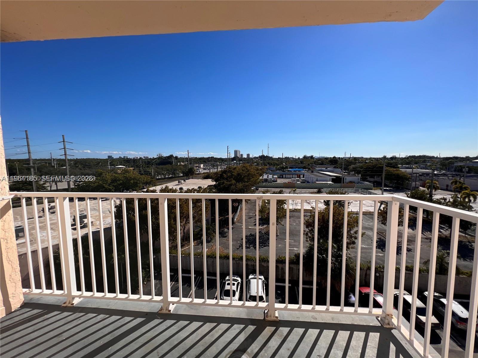 16465 NE 22nd Ave # 618