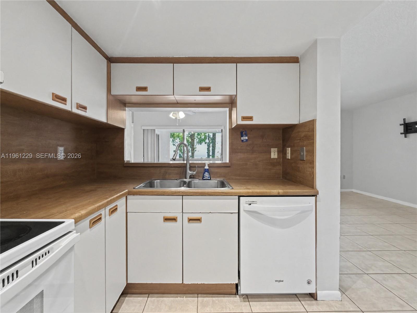 9140 SW 123rd Ct # 201