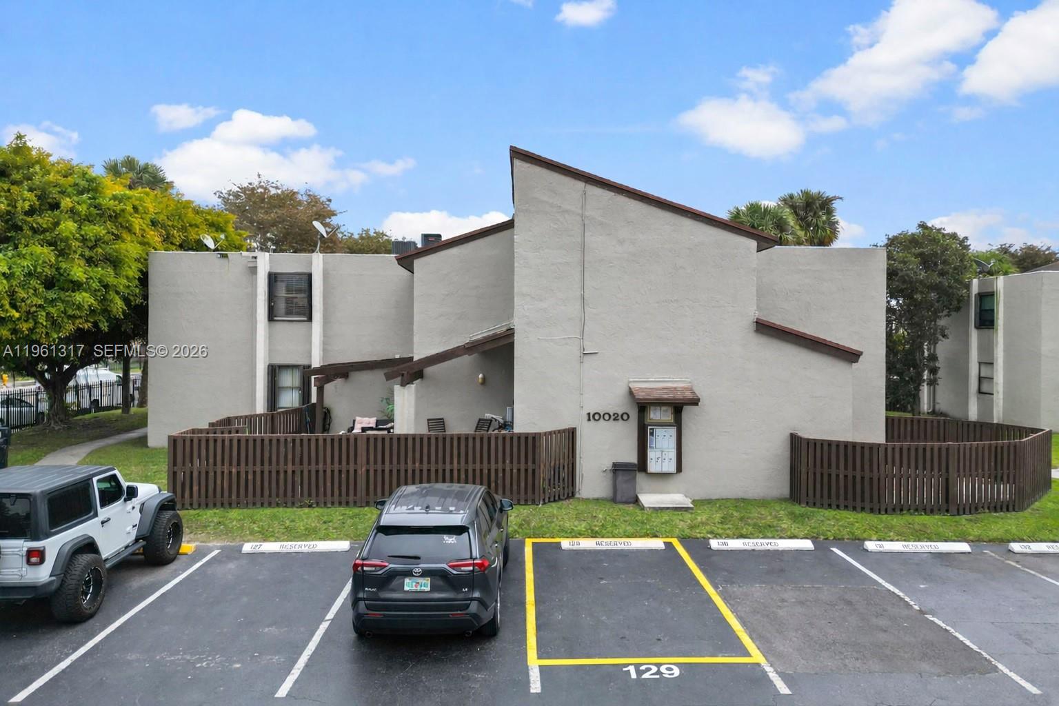 10020 NW 9th St Cir # 202