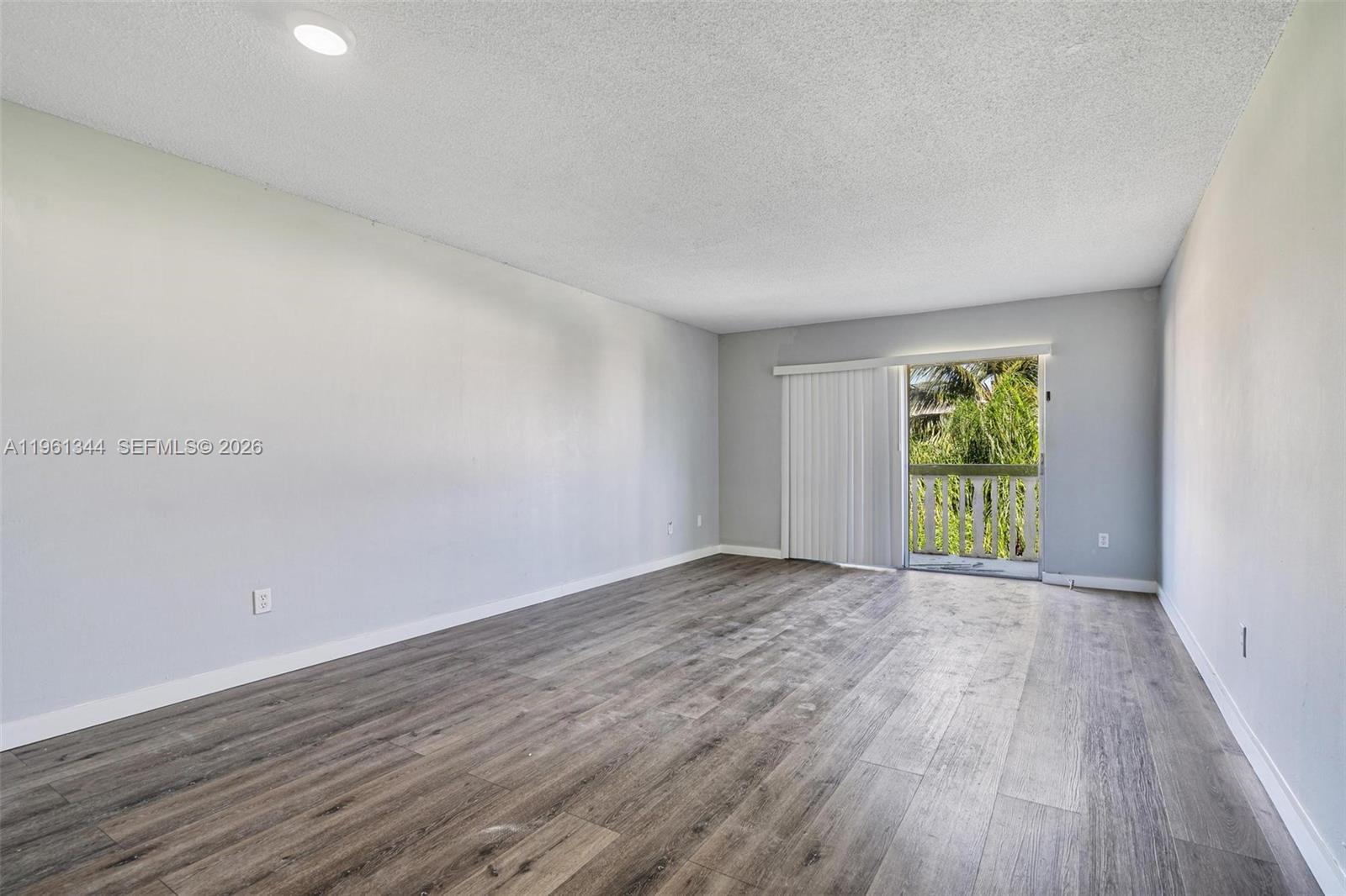 15205 NE 6th Ave # D305