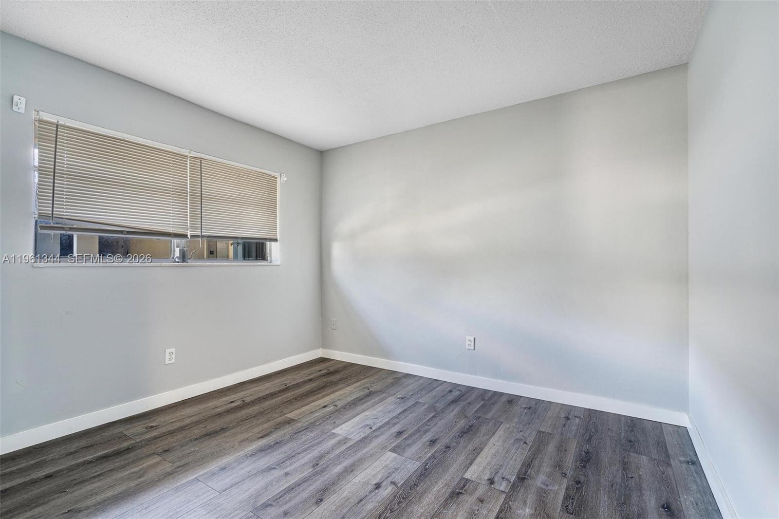 15205 NE 6th Ave # D305