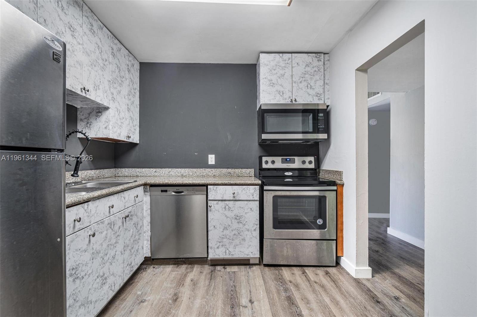 15205 NE 6th Ave # D305