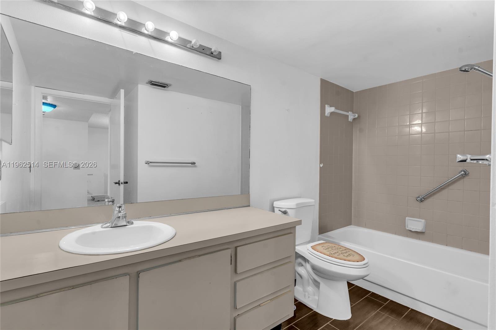 2606 NW 104th Ave # 105