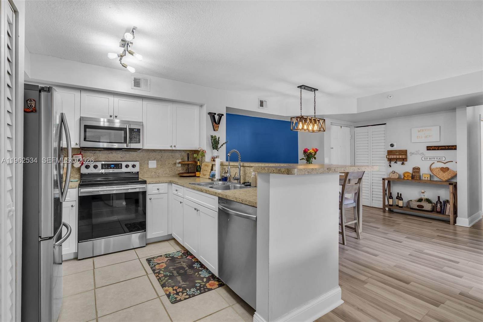 12178 Saint Andrews Pl # 205