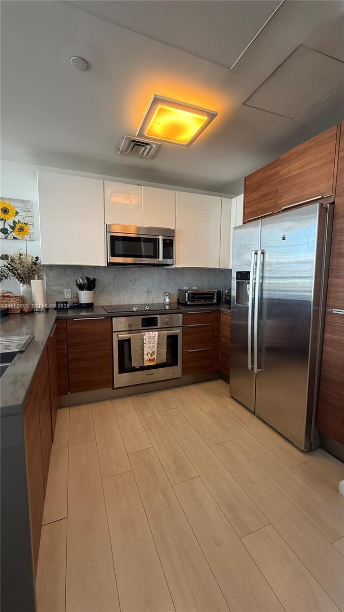 601 NE 27th # 1003