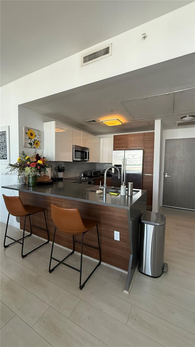 601 NE 27th # 1003