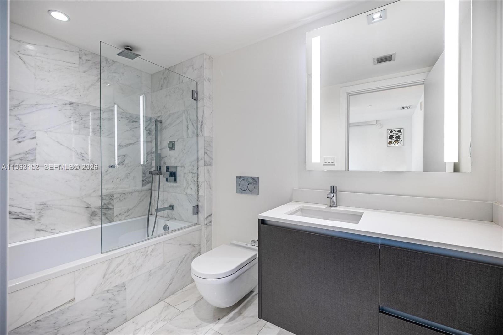 1451 Brickell Ave # 2204